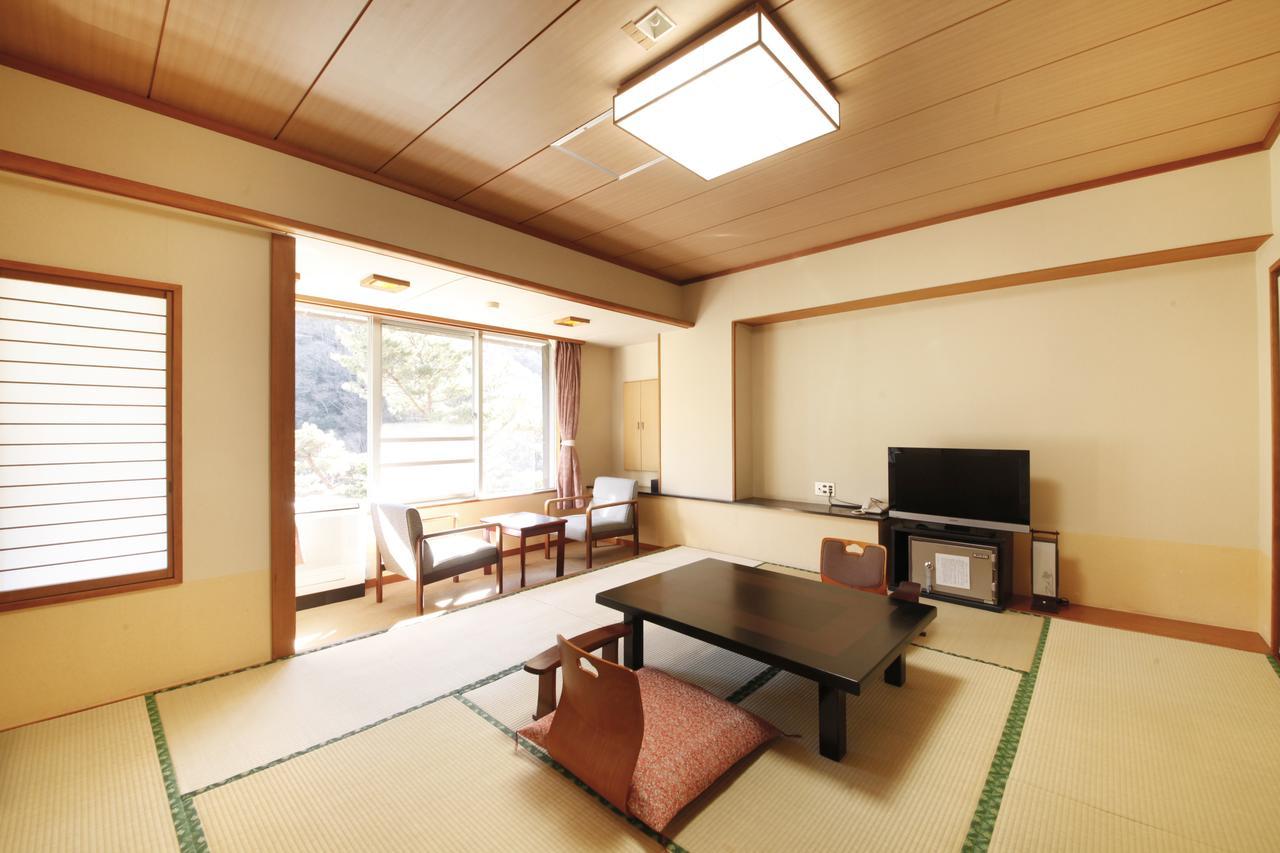 Shimobe Hotel Minobu Exterior foto